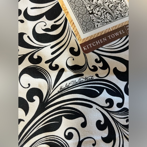 Michel Design Works scroll tea towel - Picture 3 of 6